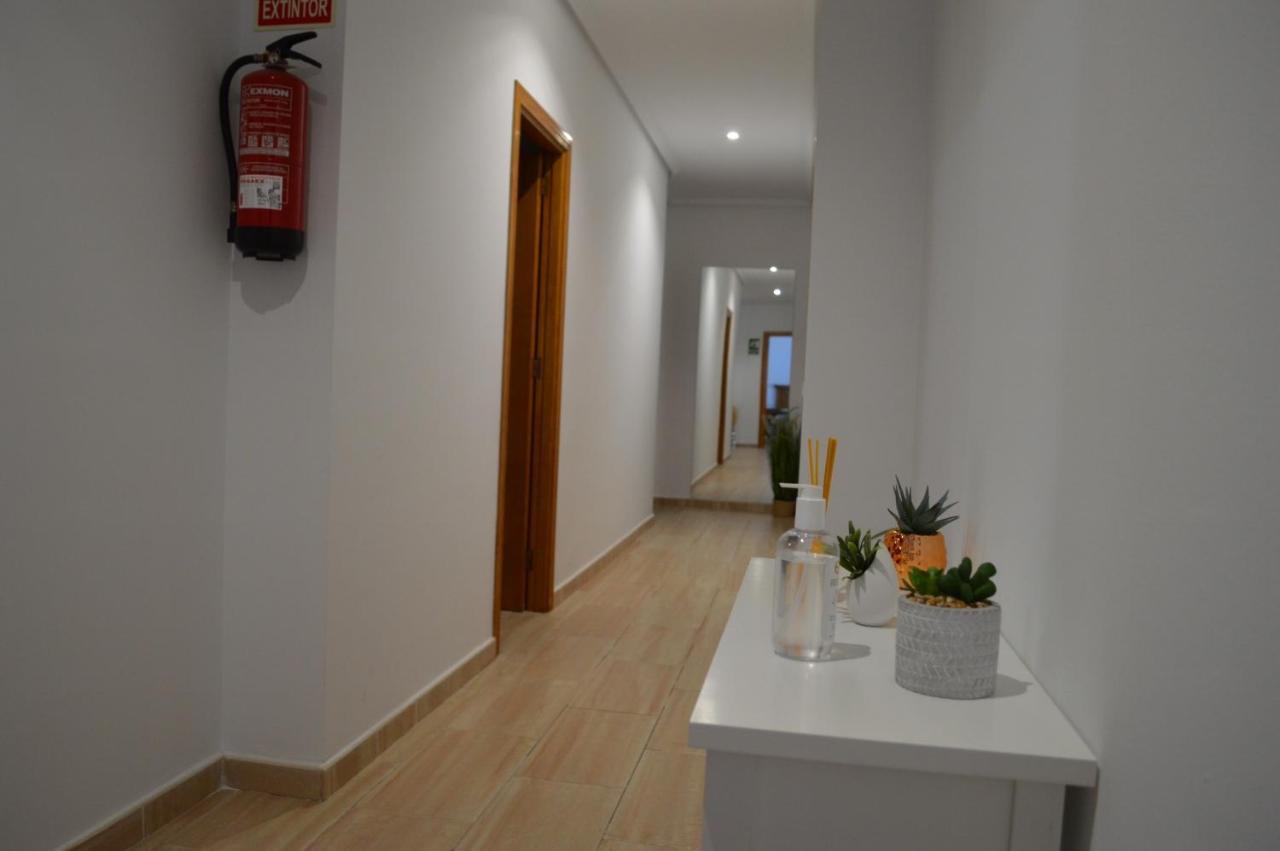 Hostal Parador De Los Llanos Torreorgaz エクステリア 写真