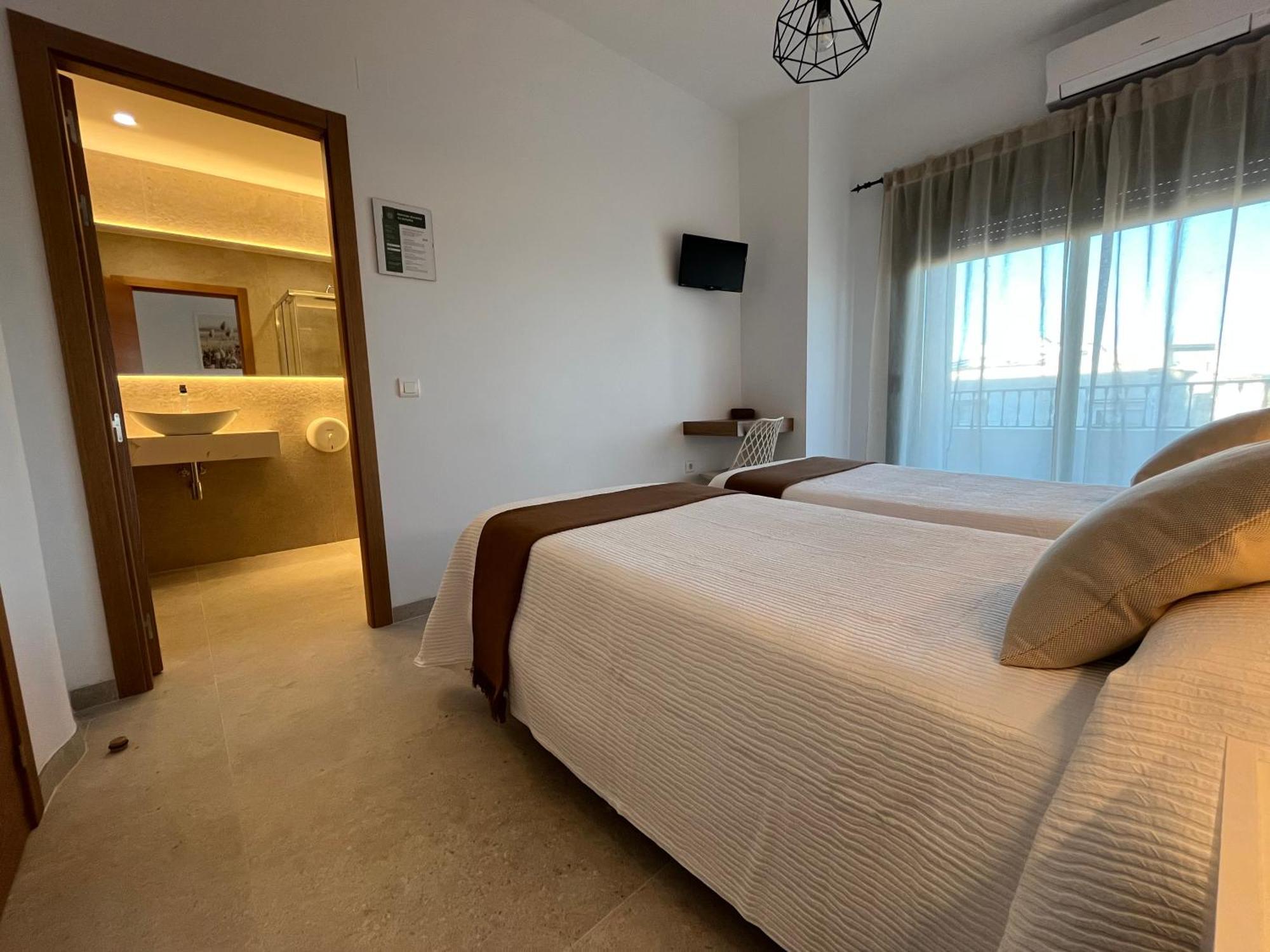 Hostal Parador De Los Llanos Torreorgaz エクステリア 写真
