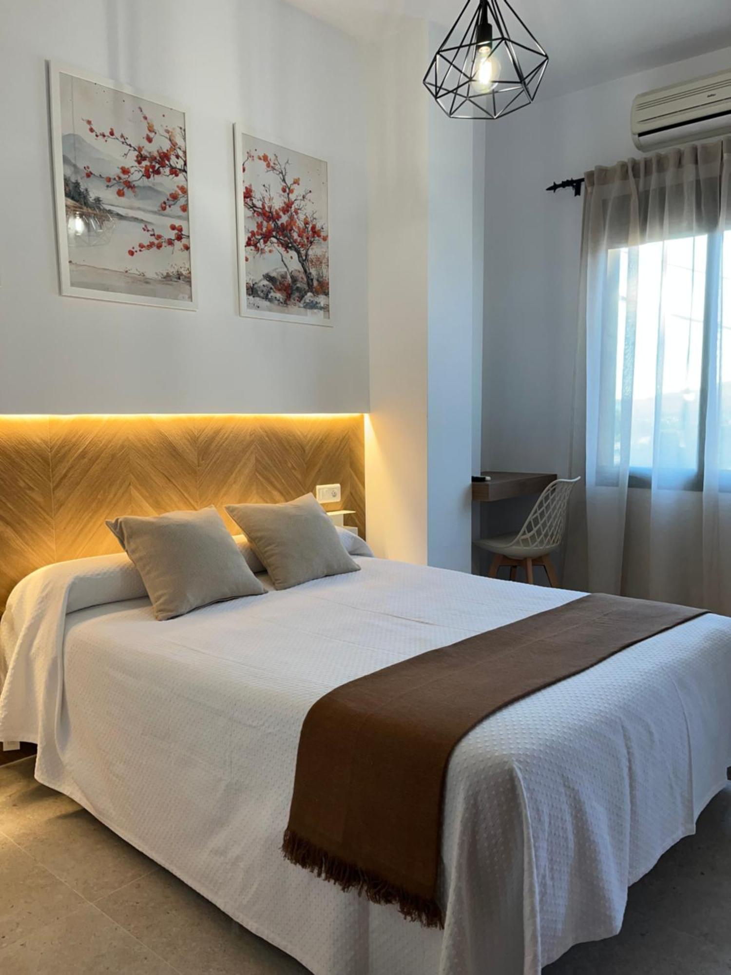 Hostal Parador De Los Llanos Torreorgaz エクステリア 写真