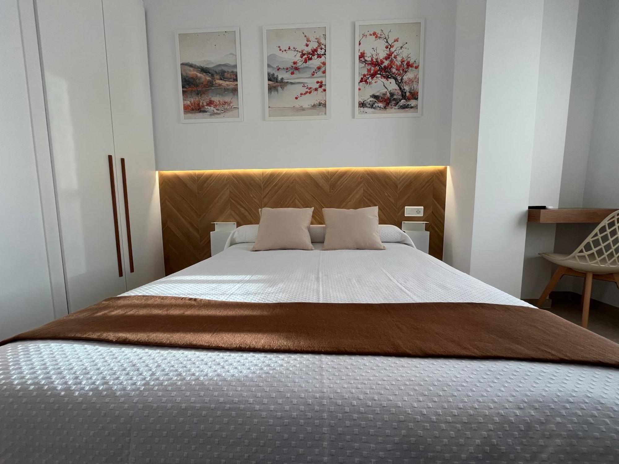 Hostal Parador De Los Llanos Torreorgaz エクステリア 写真