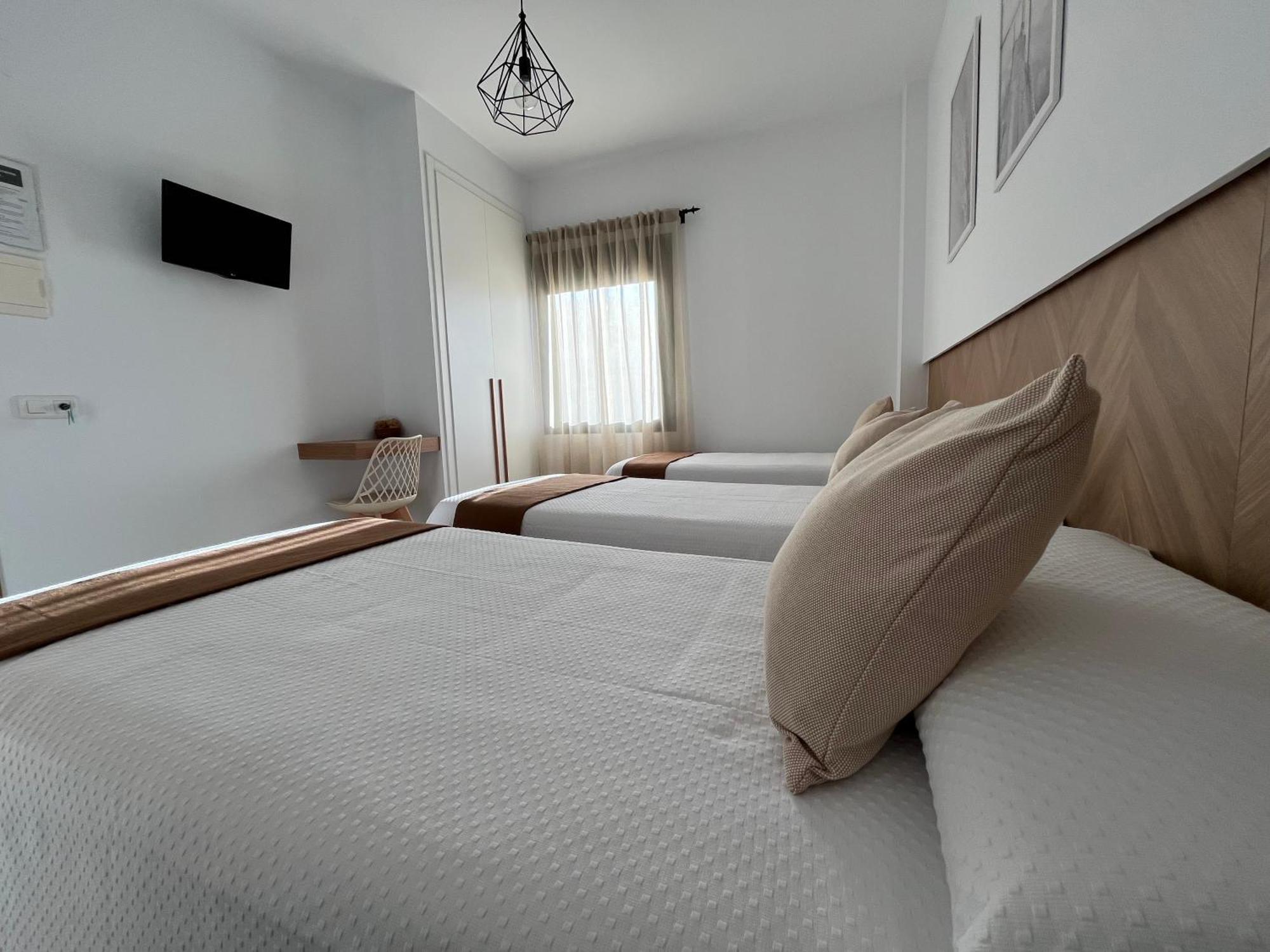 Hostal Parador De Los Llanos Torreorgaz エクステリア 写真
