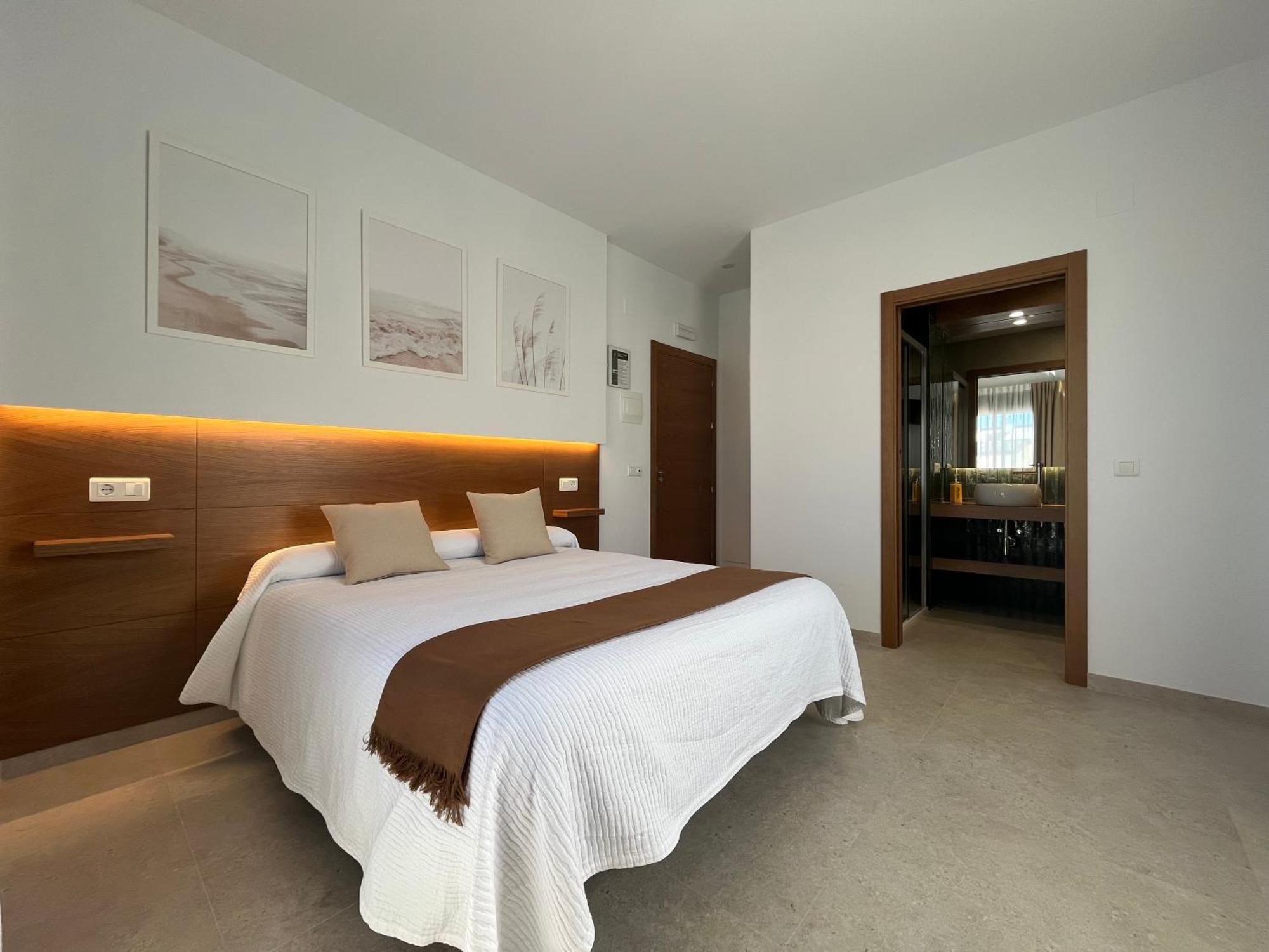 Hostal Parador De Los Llanos Torreorgaz エクステリア 写真